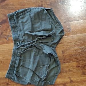 Jessica Simpson maternity shorts size small